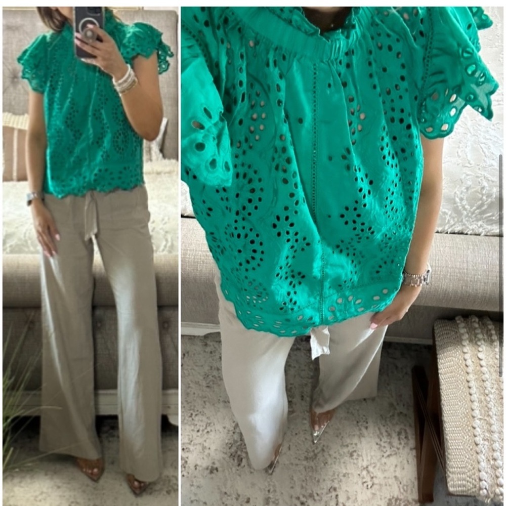 New🩷Kelly Green Eyelet statement top